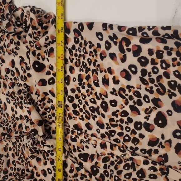 Cupcakes and Cashmere Blouse Cheeta print CA 35884 Womens Small - Picture 9 of 10